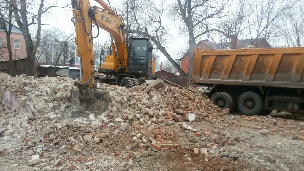 Вывоз мусора ОССиГ с выездом в Волгограде в октябре