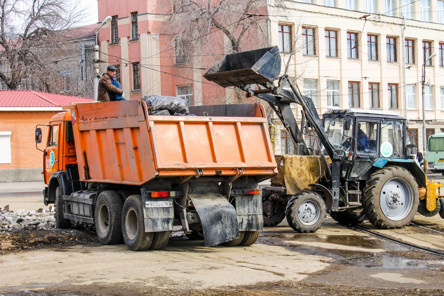 Вывоз мусора Камазом в Волгограде – аренда и заказ Камаза 10 тонн от 2442 руб. в ПроМусор