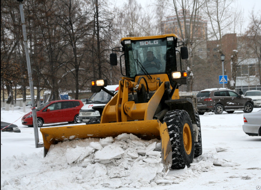 Аренда трактора для уборки снега в Волгограде от ПроМусор – цена от 1039 руб., быстро и недорого