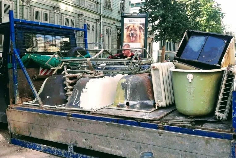 Вывоз старой сантехники в Волгограде от ПроМусор: быстро, недорого от 572 руб., утилизация и грузчики