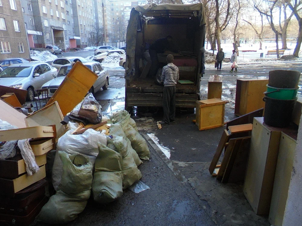 Вывоз мусора из подвала с утилизацией в Волгограде в октябре