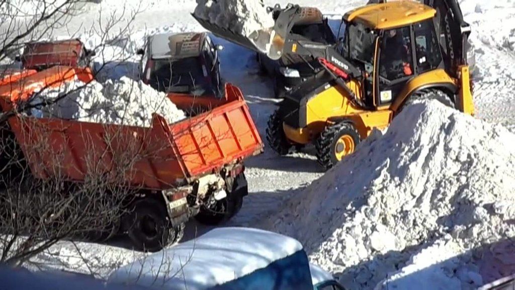 Вывоз снега с погрузкой в Волгограде для организаций и частных лиц в октябре