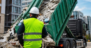 Вывоз строительного мусора в Волгограде: услуги лицензированной компании — ПроМусор